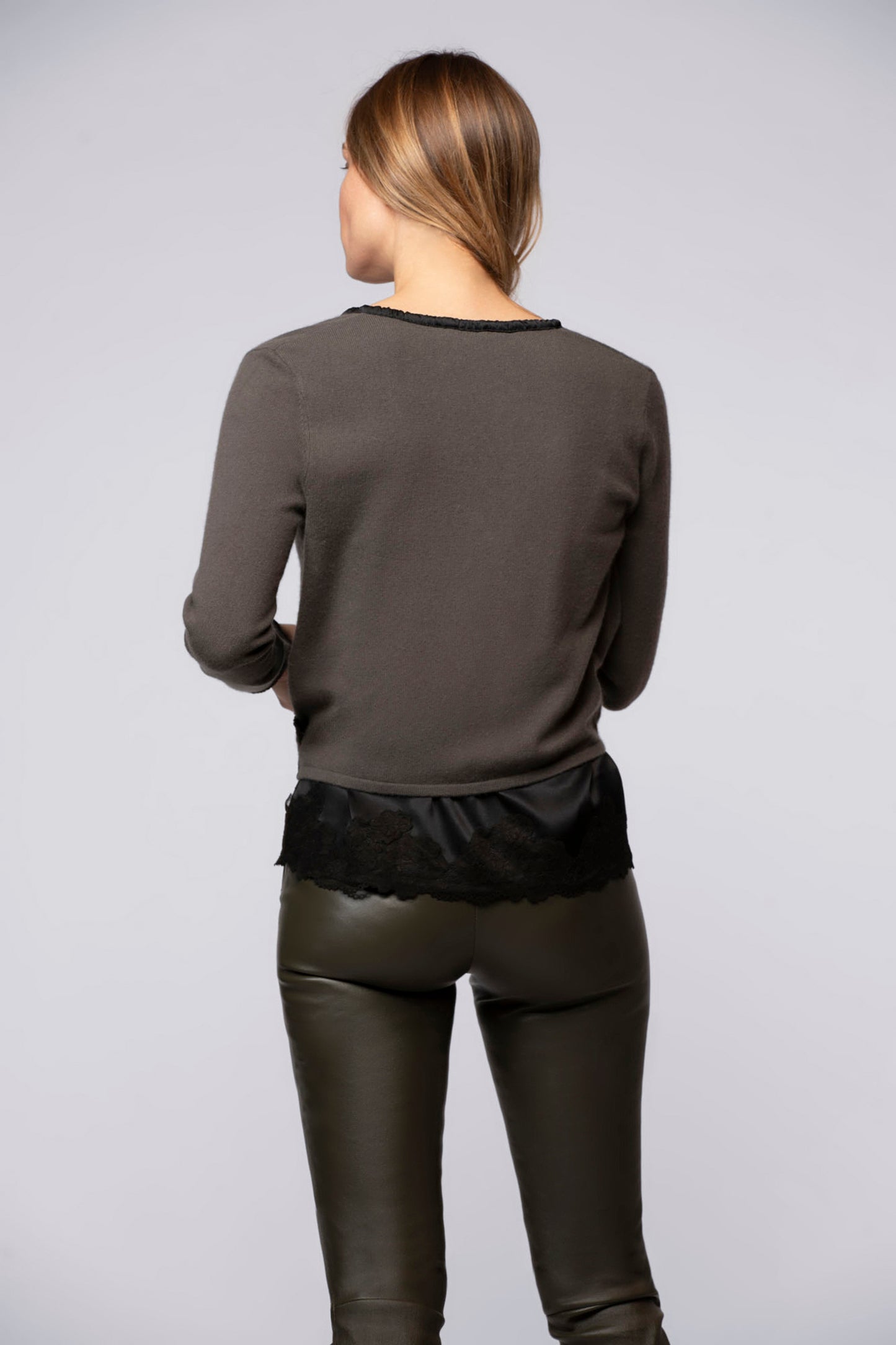 Pantalon BEYINA vert thym en cuir d'agneau haut de gamme MAX&MOI