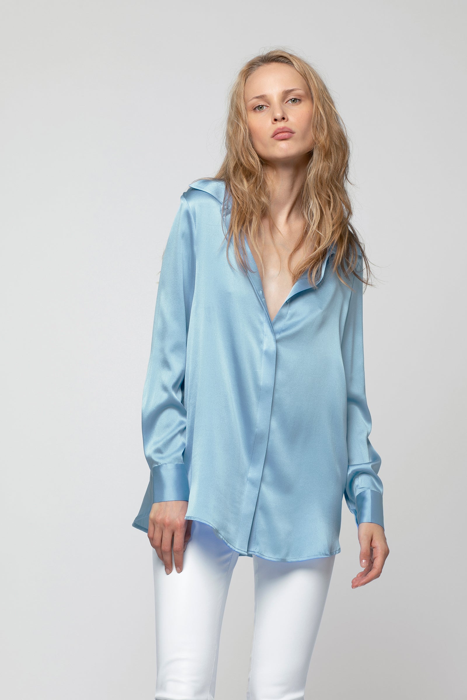 Chemise Levy bleu ciel en soie mode femme luxe