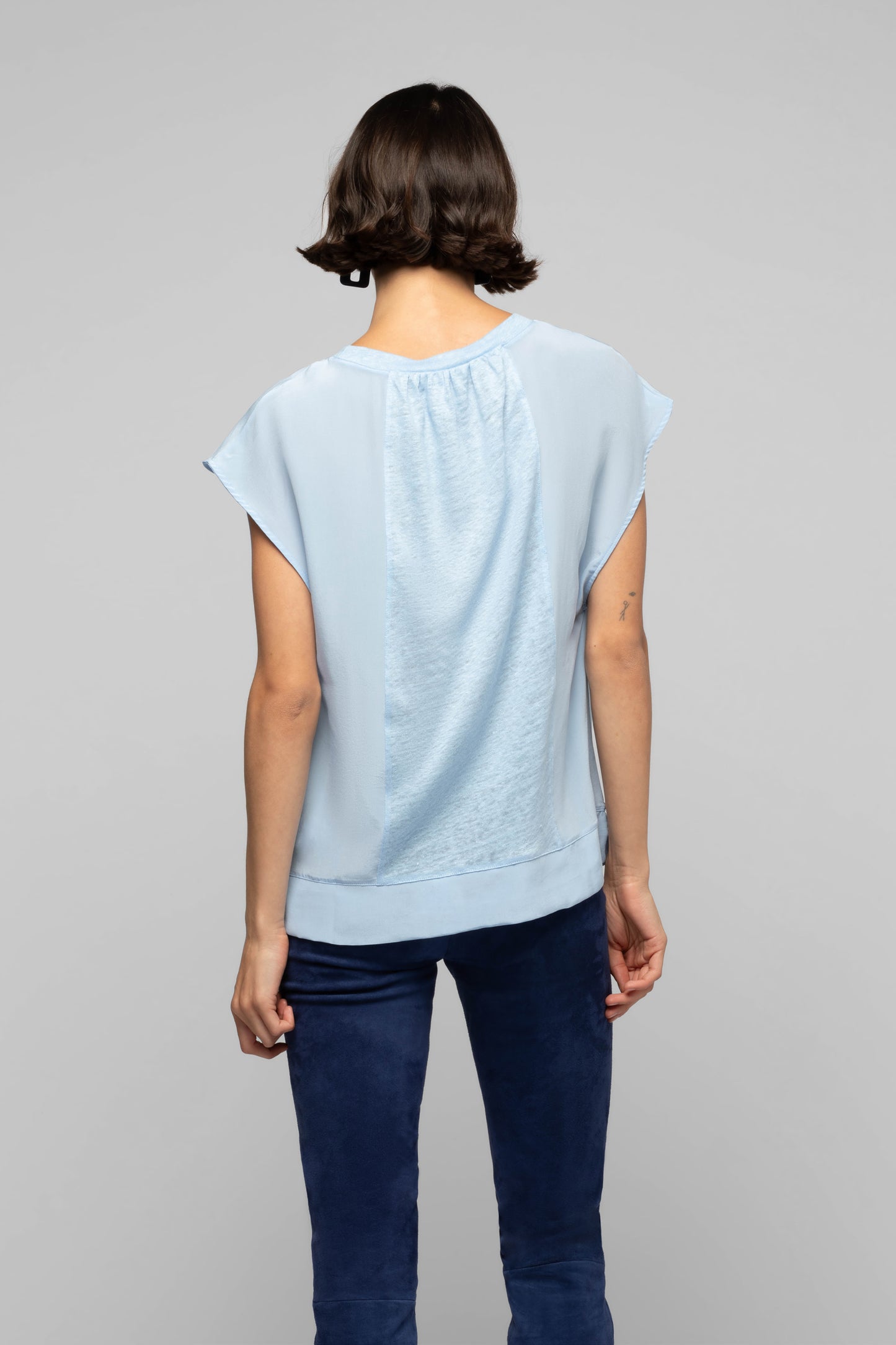 T-Shirt Talys bleu ciel en lin et soie mode femme luxe