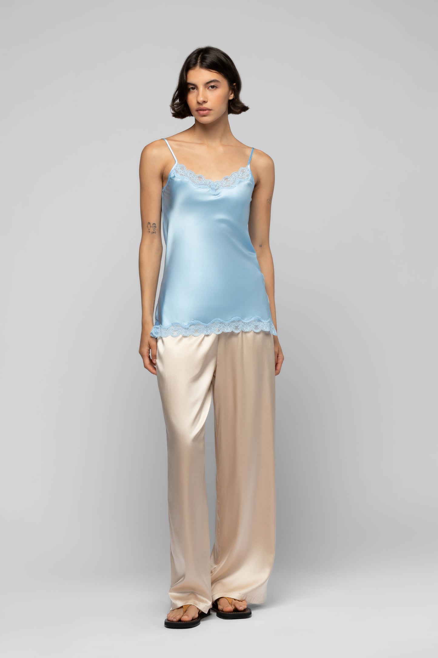 Top Tathenais bleu ciel en soie mode femme luxe
