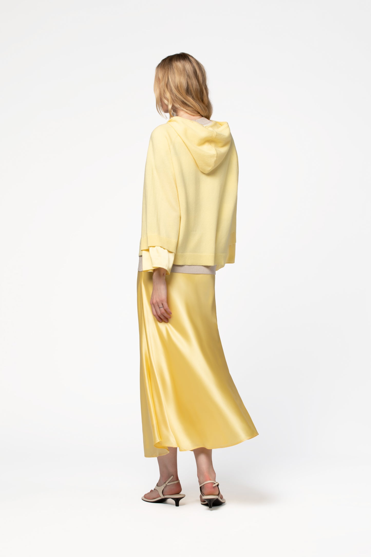 Gilet cachemire femme luxe avec détails soie fluide MAX&MOI blanc