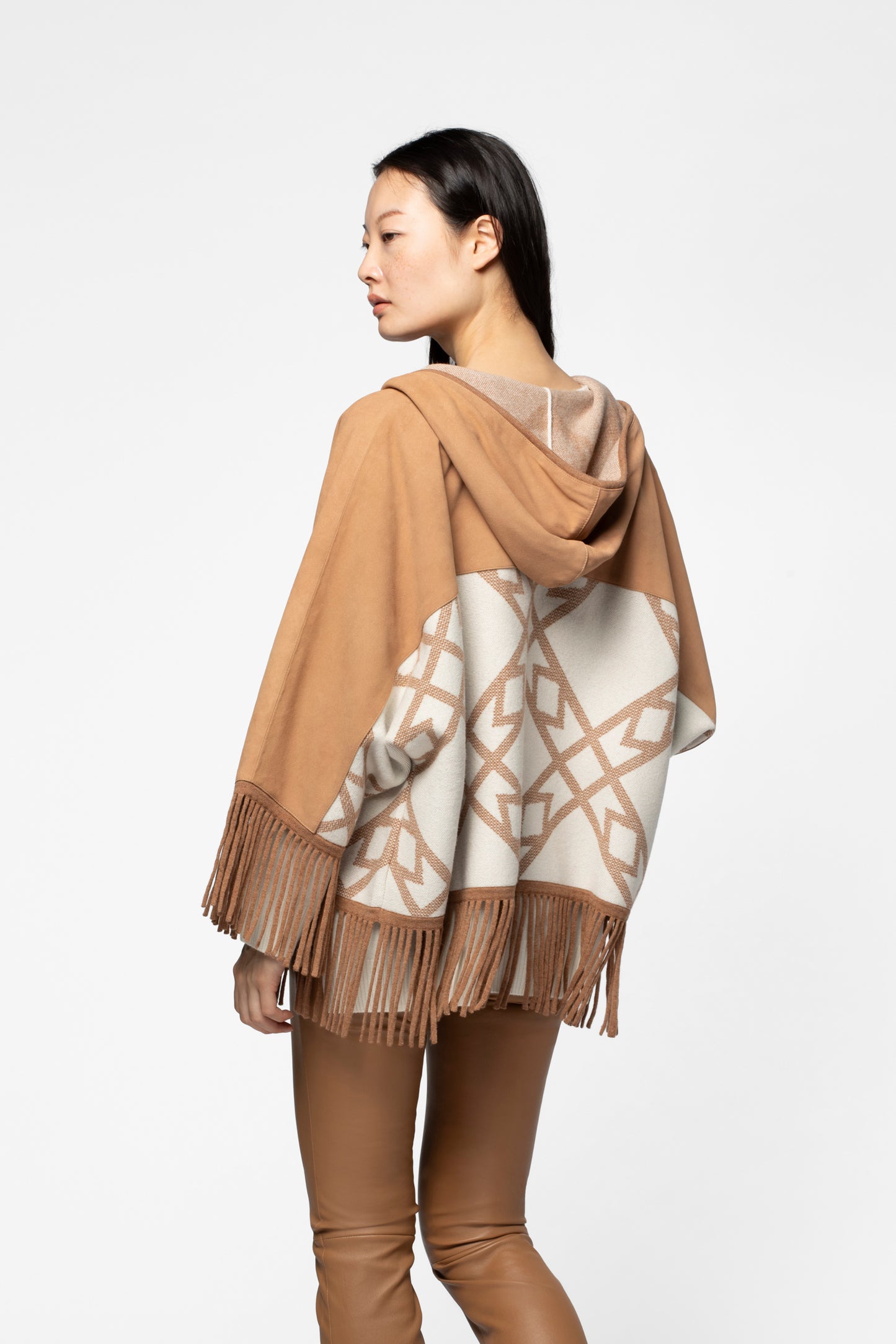 Poncho maille jacquard camel MAX&MOI vêtement femme luxe
