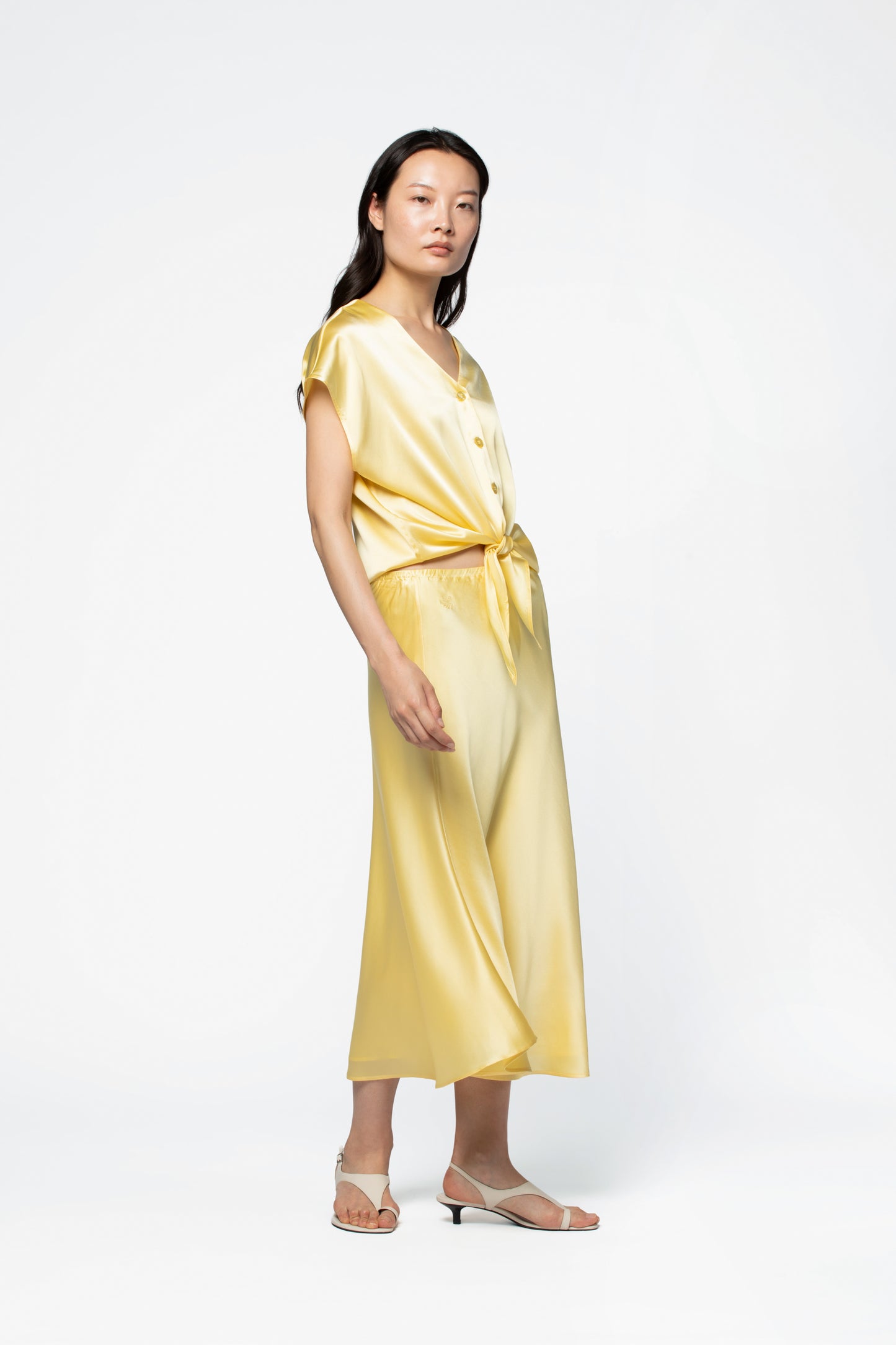 Blouse à nouer en soie luxe femme jauneMAX&MOI silhouette contemporaine