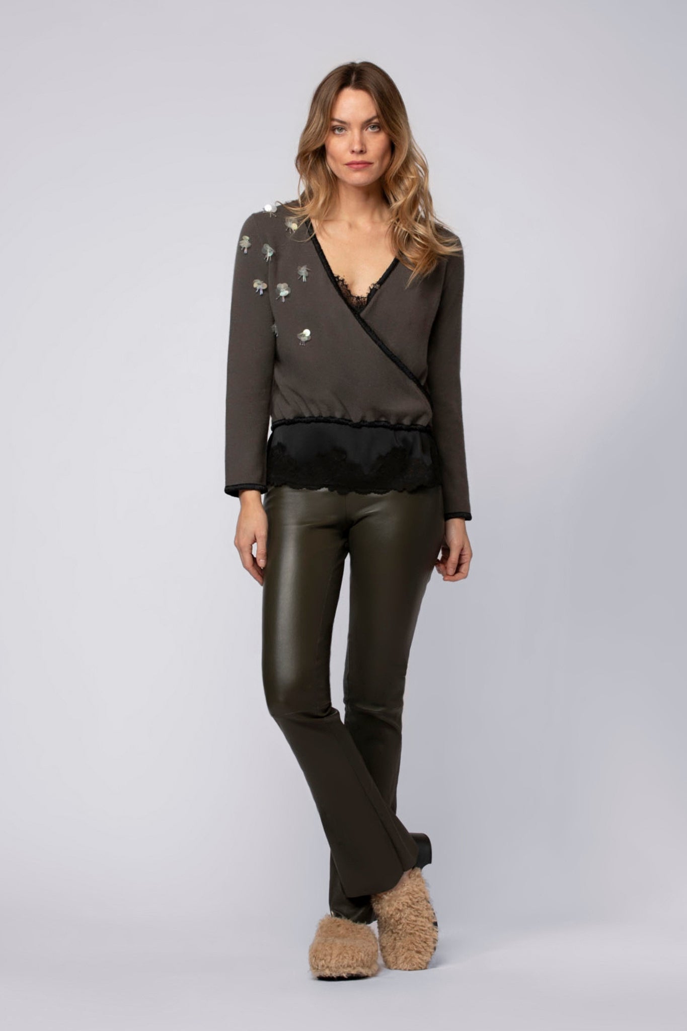 Pantalon BEYINA vert thym en cuir d'agneau haut de gamme MAX&MOI