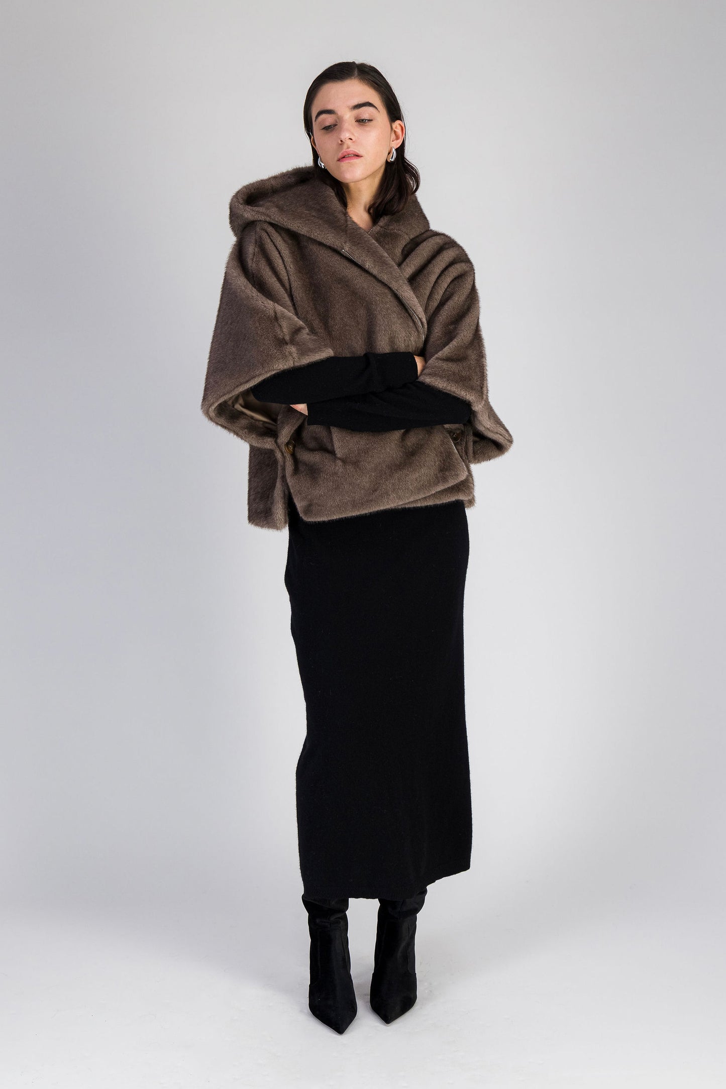 VANYSSA cape