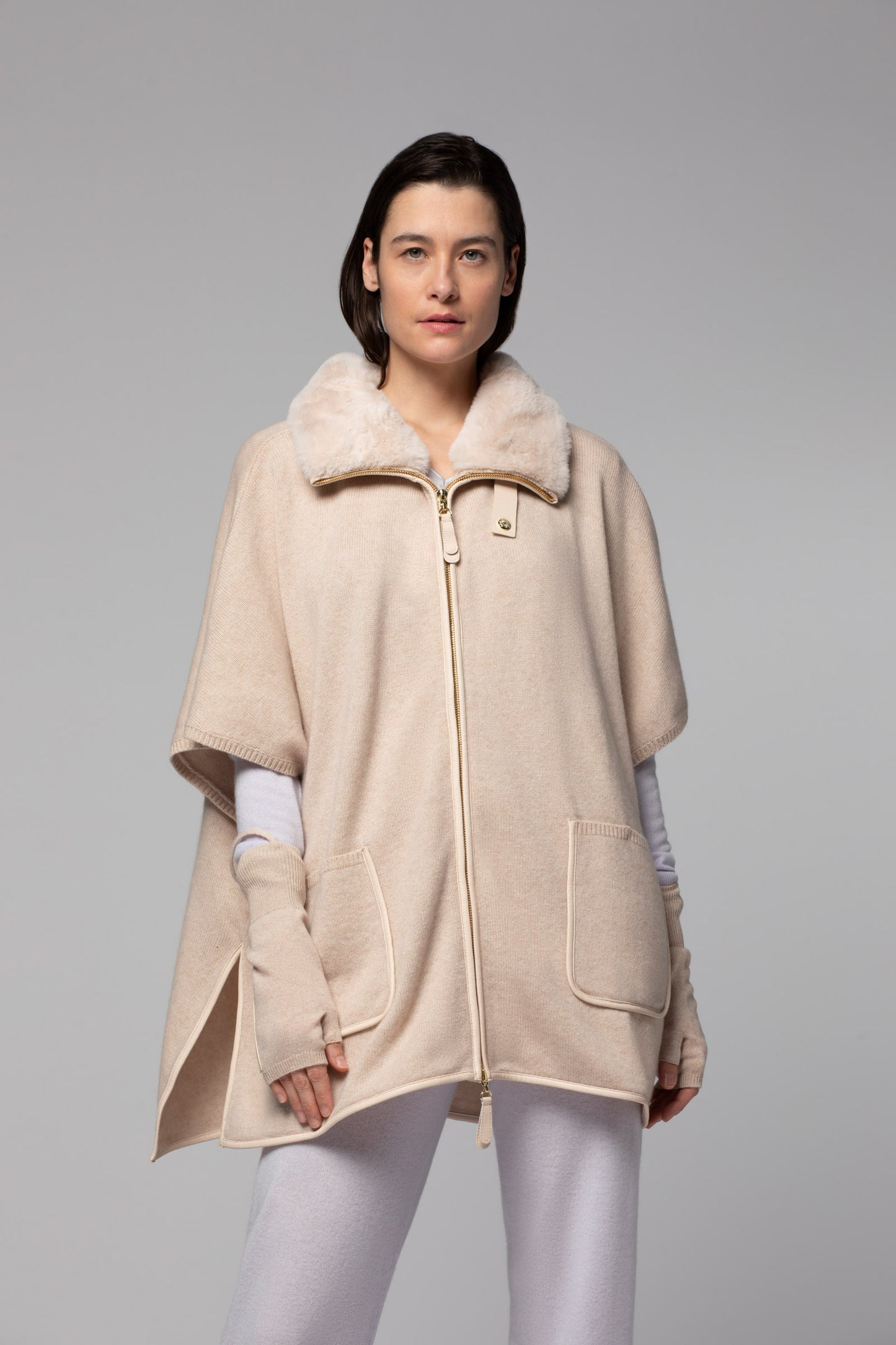 PAVIA poncho