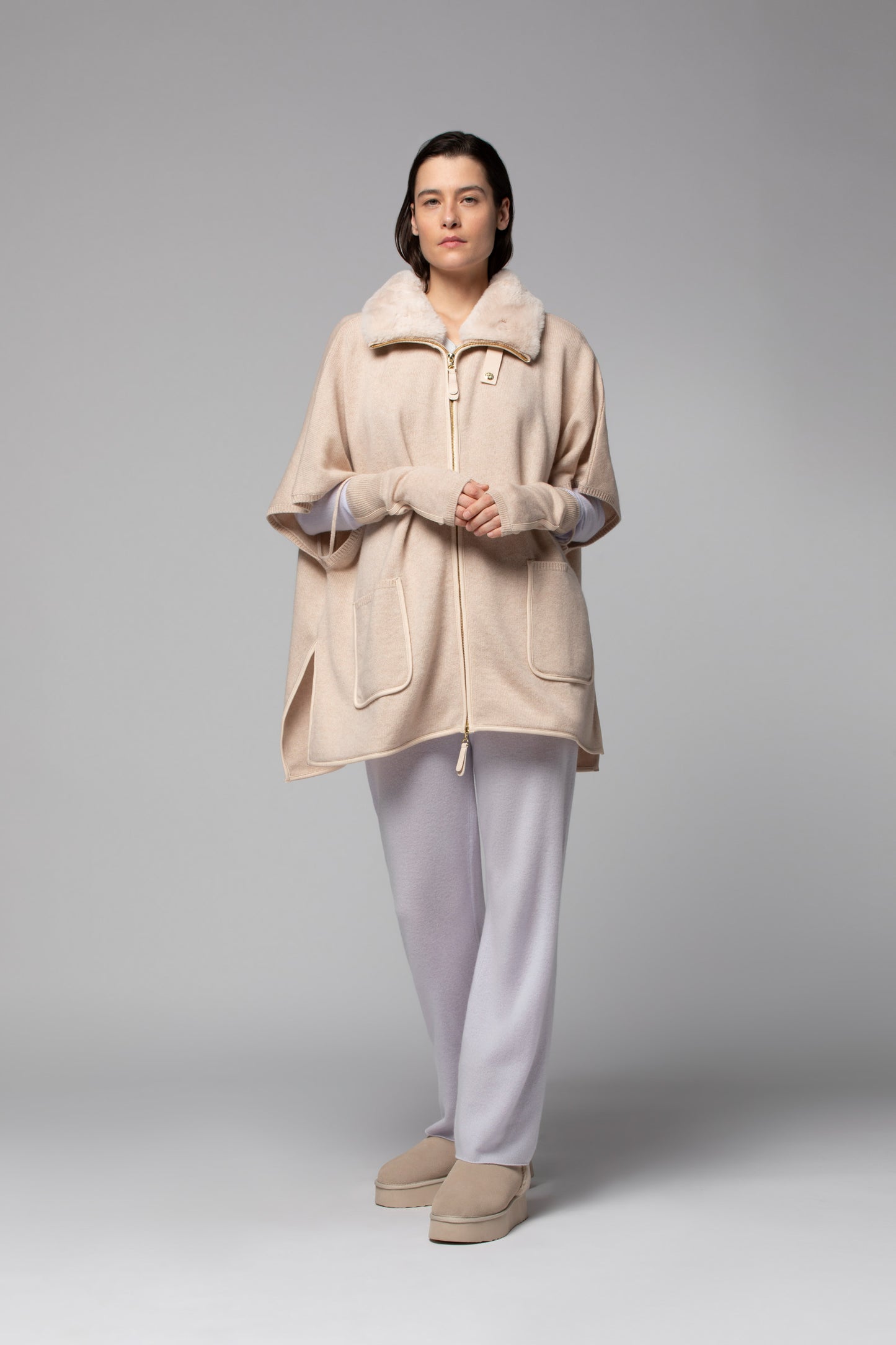 PAVIA poncho