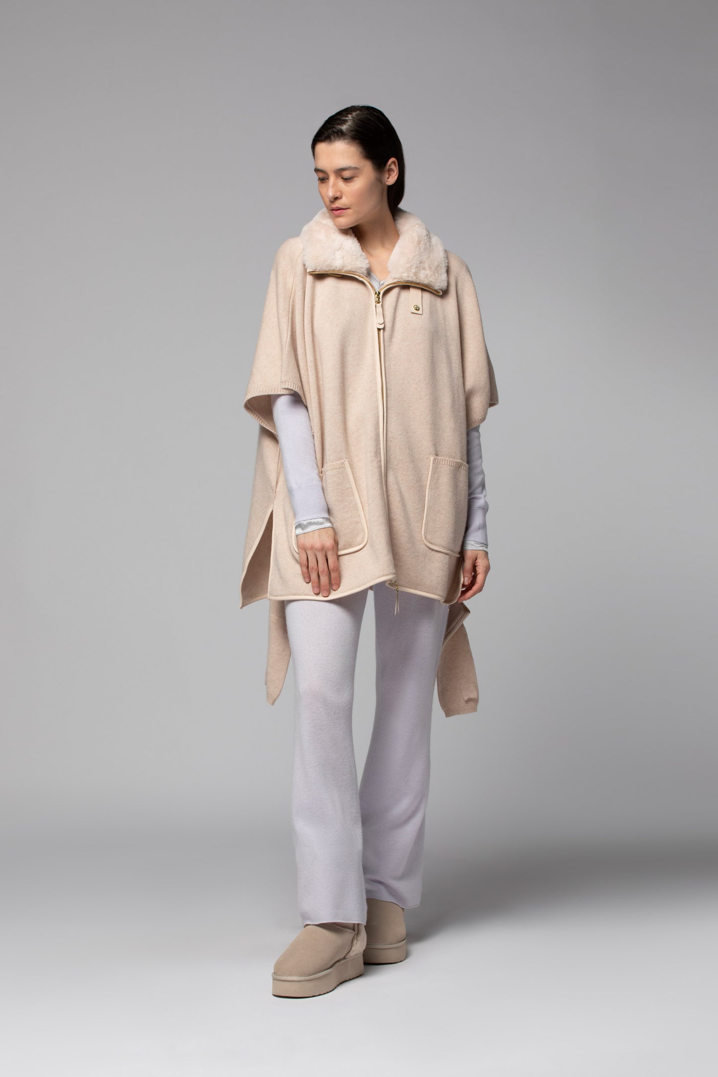 PAVIA poncho