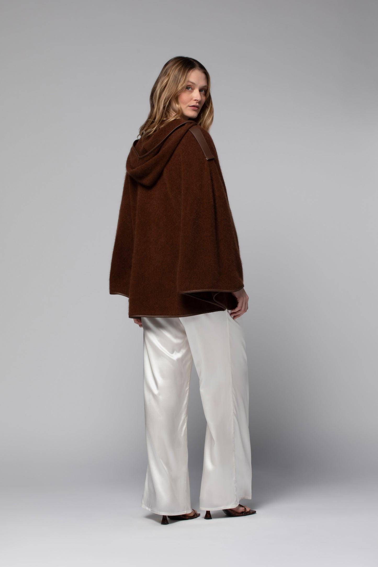 VANDA poncho