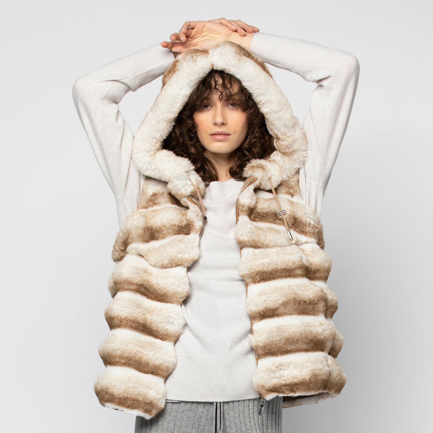 Veste Gabbie noisette en Furever fausse fourrure - MAX&MOI Mode femme