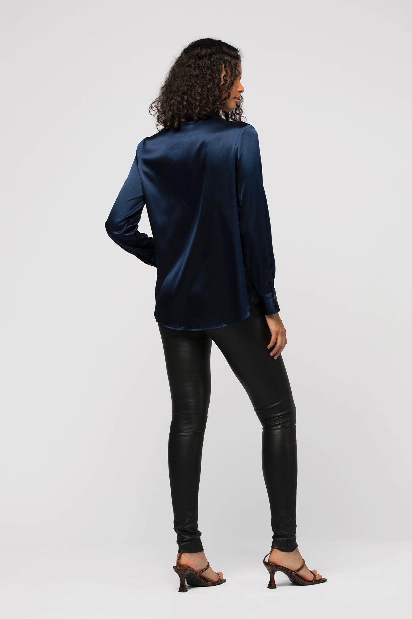 PERLEGGING in lambskin