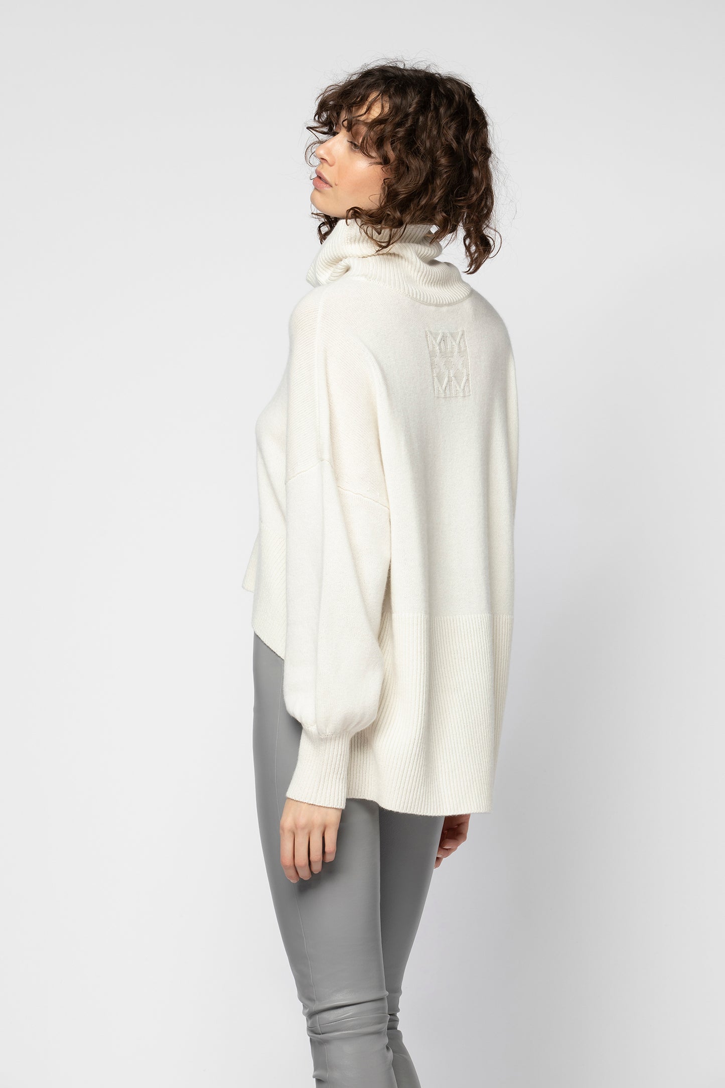 Pull ALEXANDRA