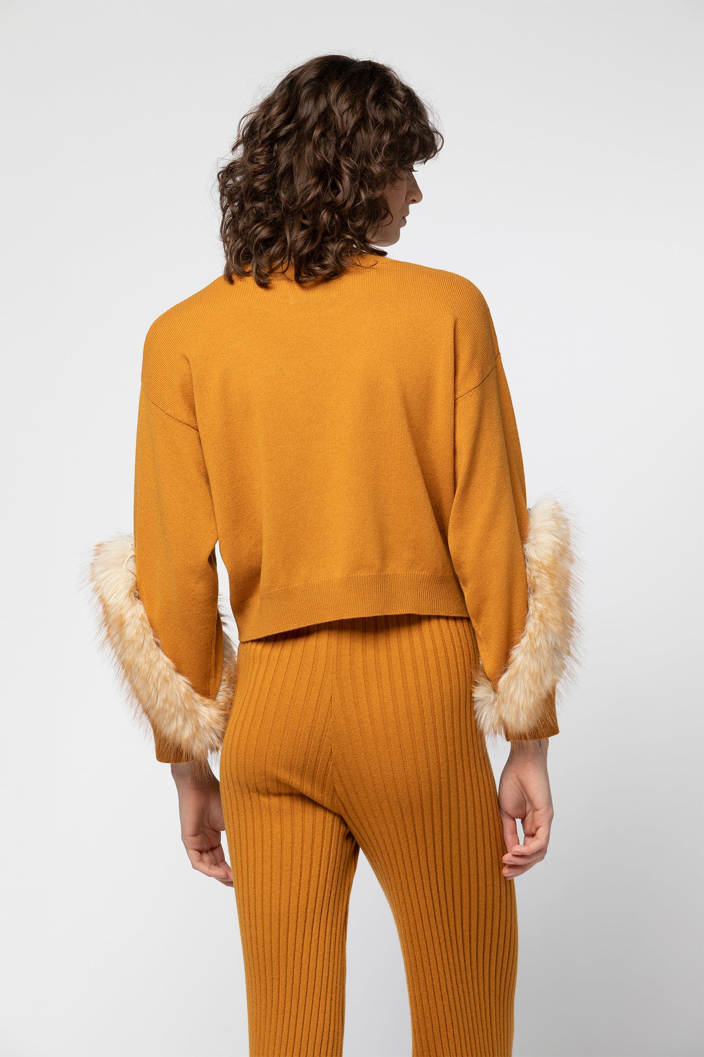 PONS sweater