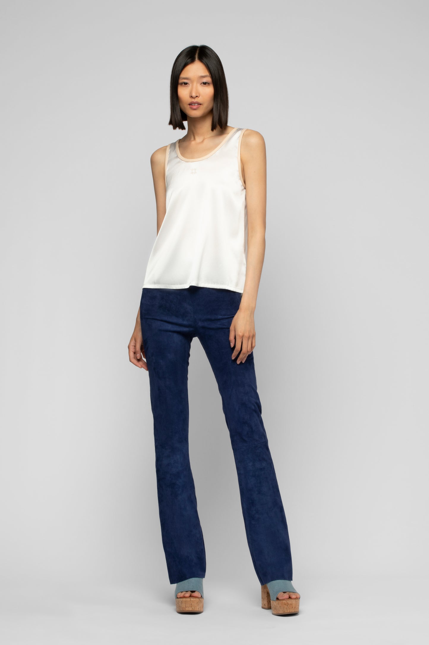 Pantalon Beyina bleu marine en daim mode femme luxe