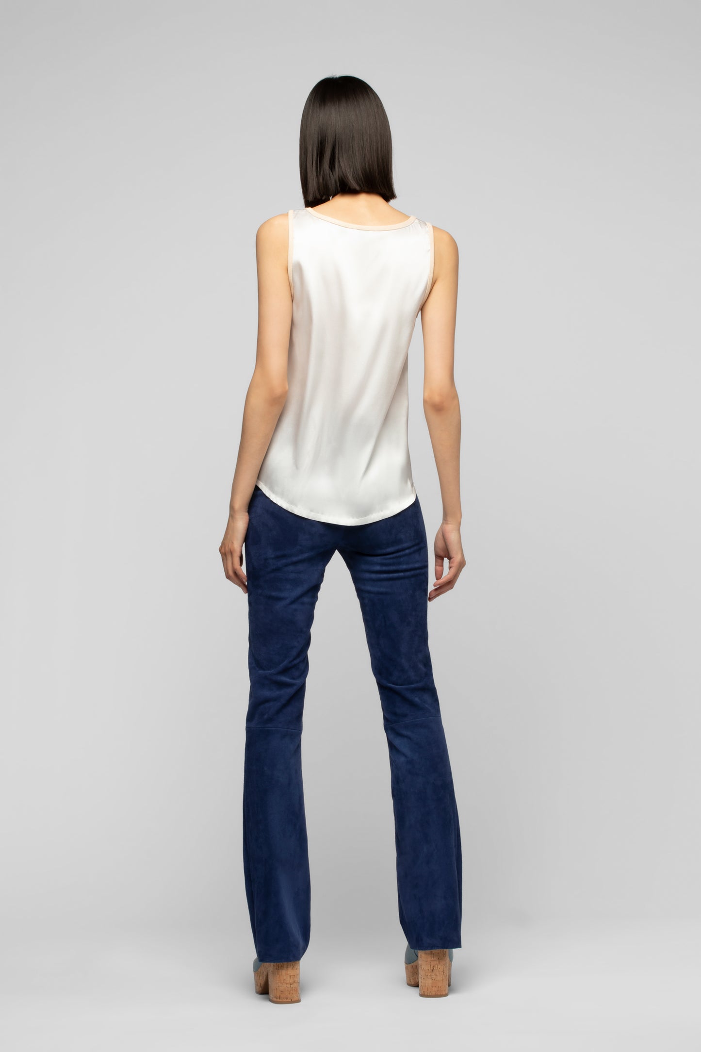 Pantalon Beyina bleu marine en daim mode femme luxe