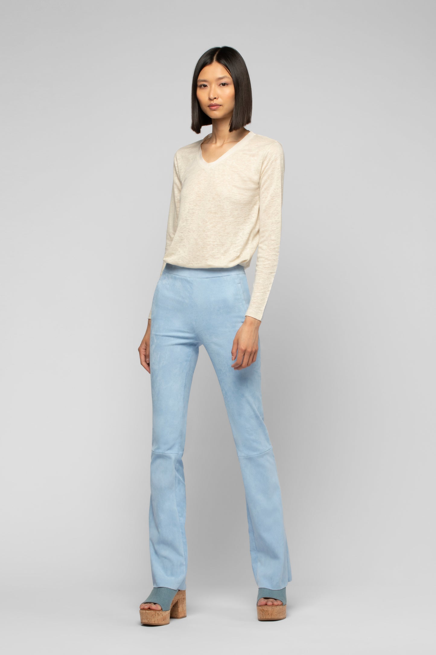 Pantalon Beyina bleu ciel en daim mode femme luxe