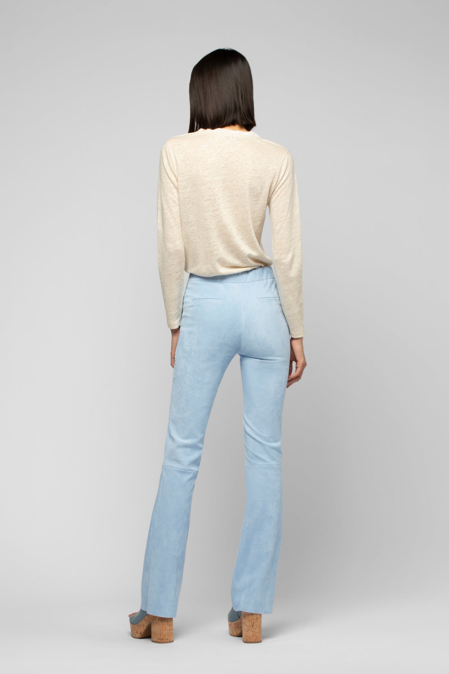 Pantalon Beyina bleu ciel en daim mode femme luxe