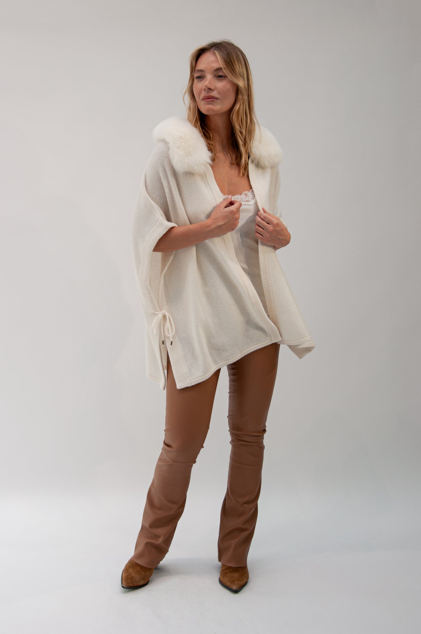 VASILE poncho