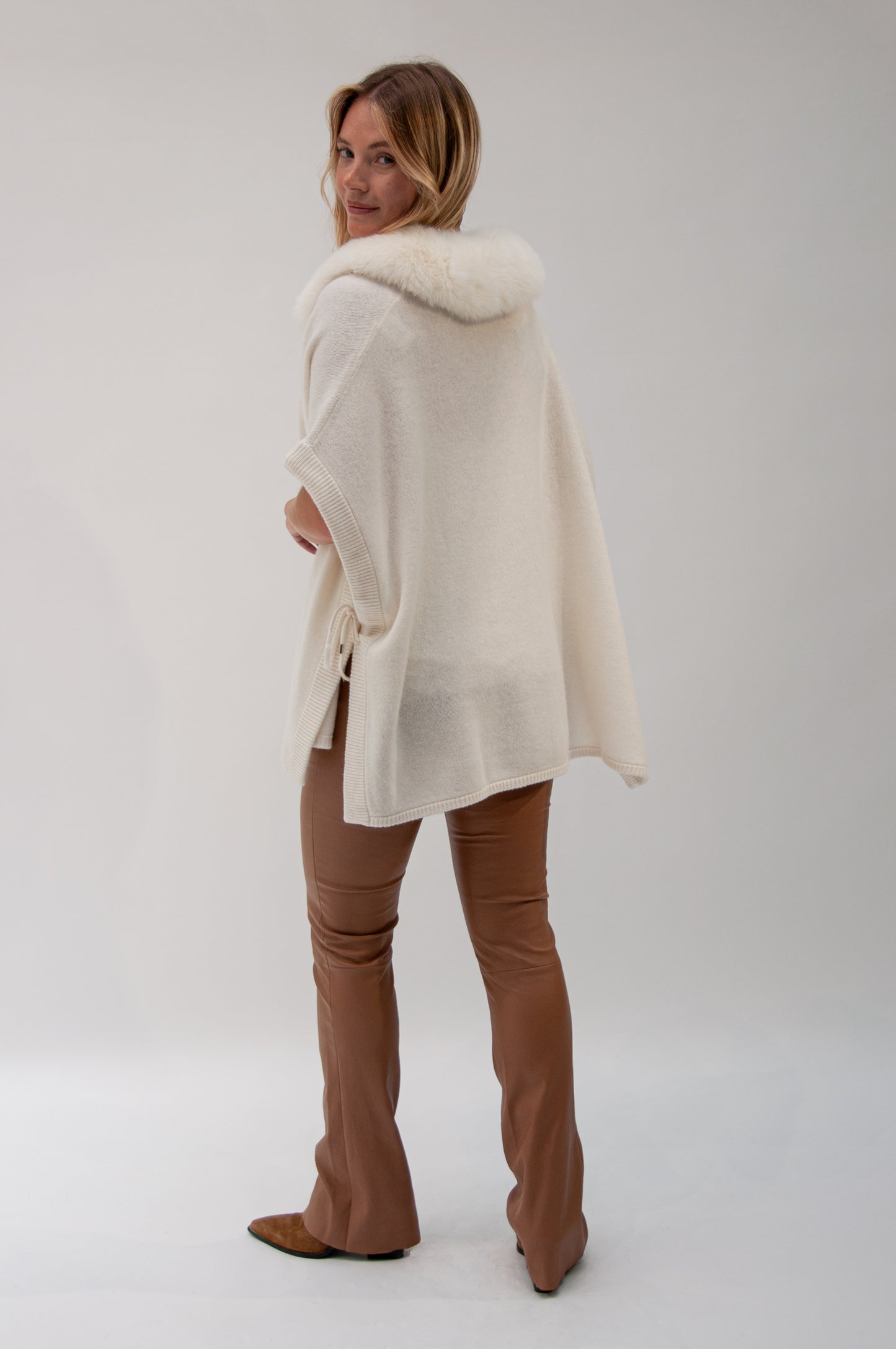 VASILE poncho