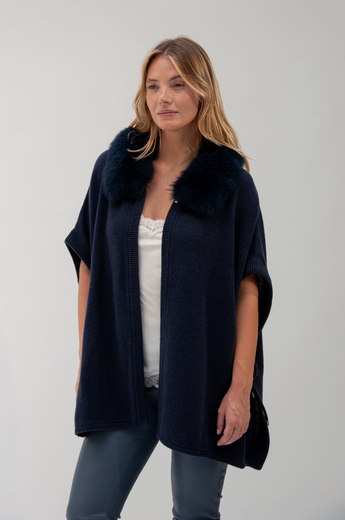 VASILE poncho