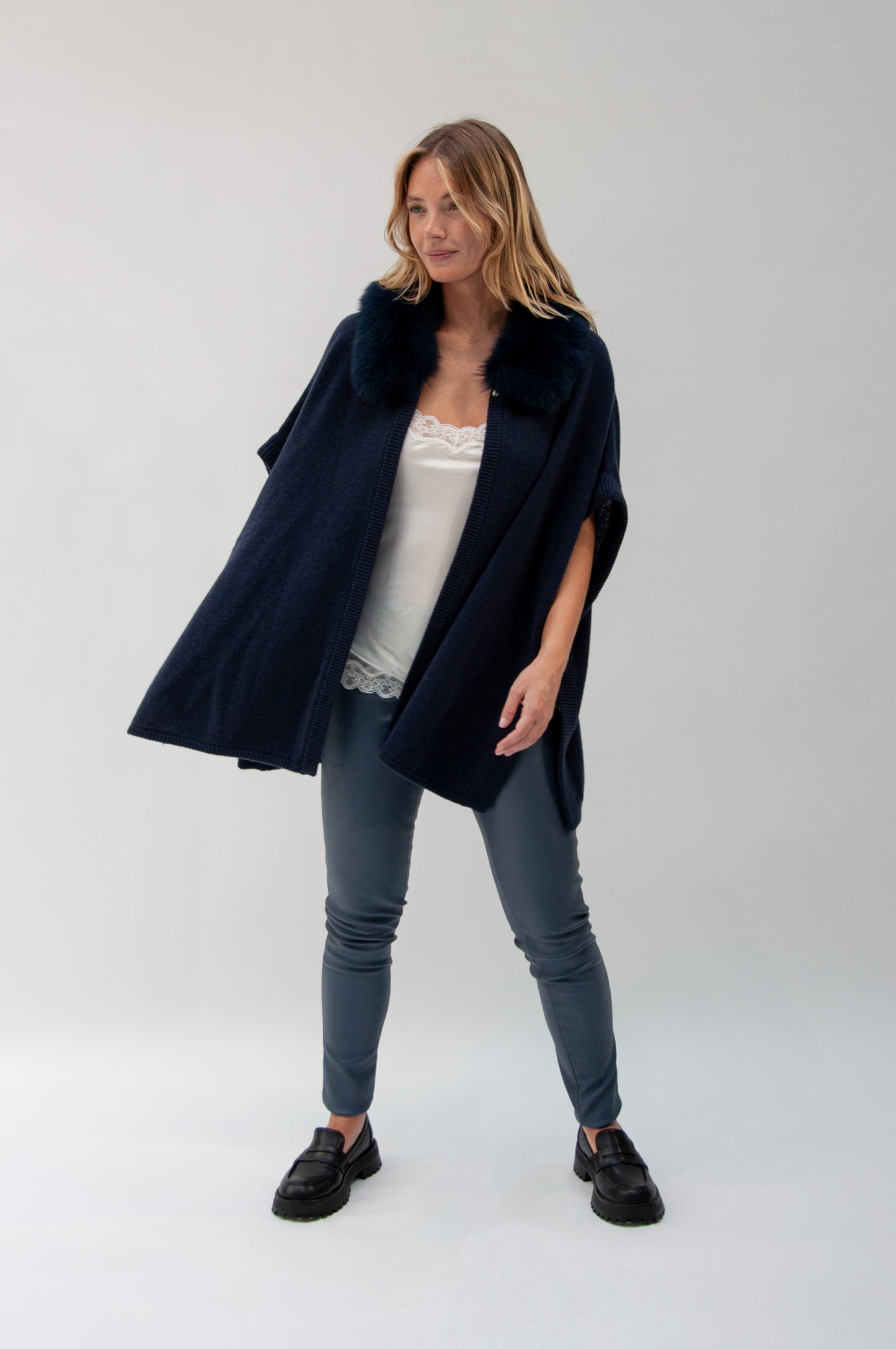 VASILE poncho