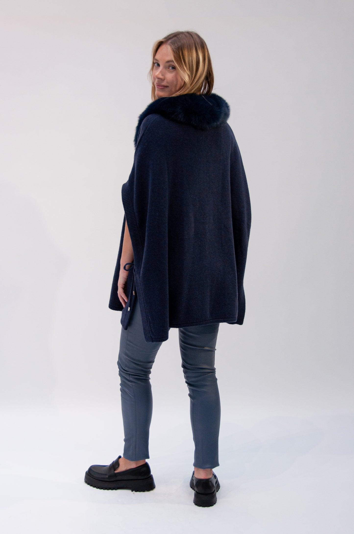 VASILE poncho
