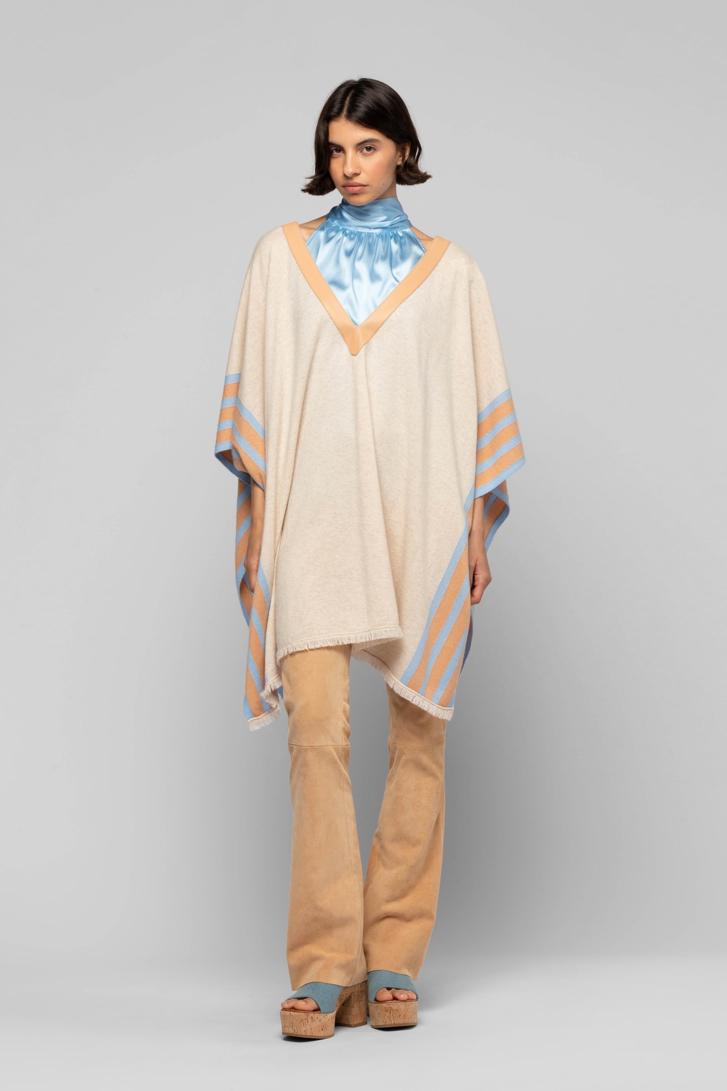 Poncho Pagata beige en laine et cachemire mode femme luxe