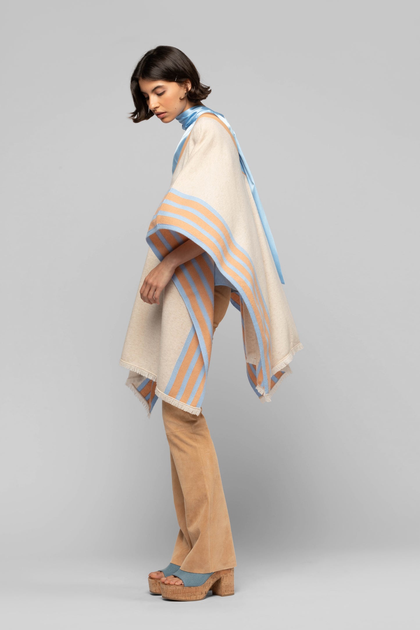 Poncho Pagata beige en laine et cachemire mode femme luxe