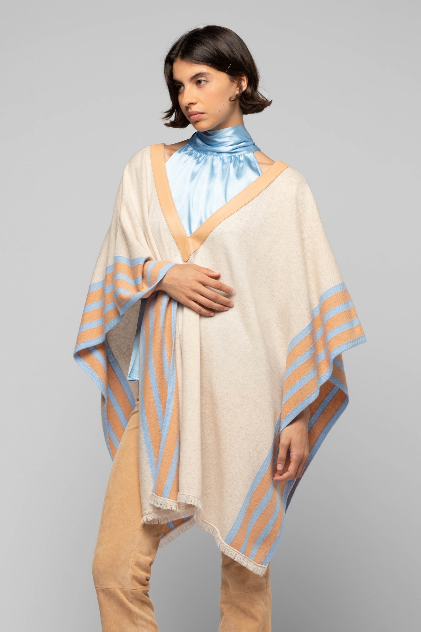 Poncho Pagata beige en laine et cachemire mode femme luxe