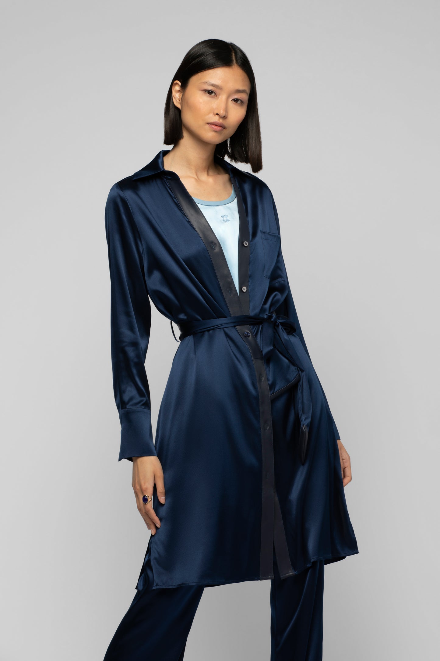 Robe Raesa bleu marine en soie et cuir mode femme luxe