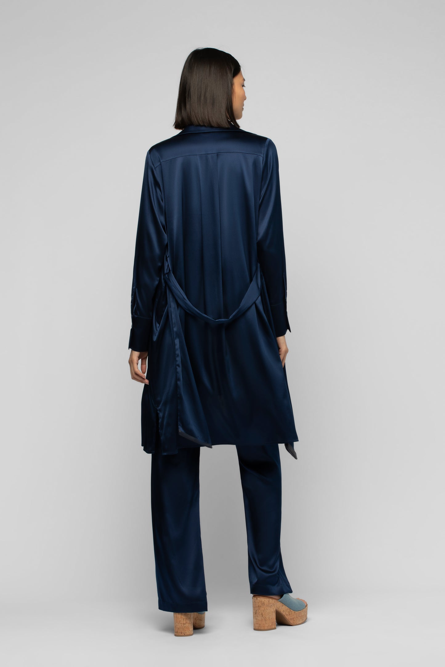 Robe Raesa bleu marine en soie et cuir mode femme luxe