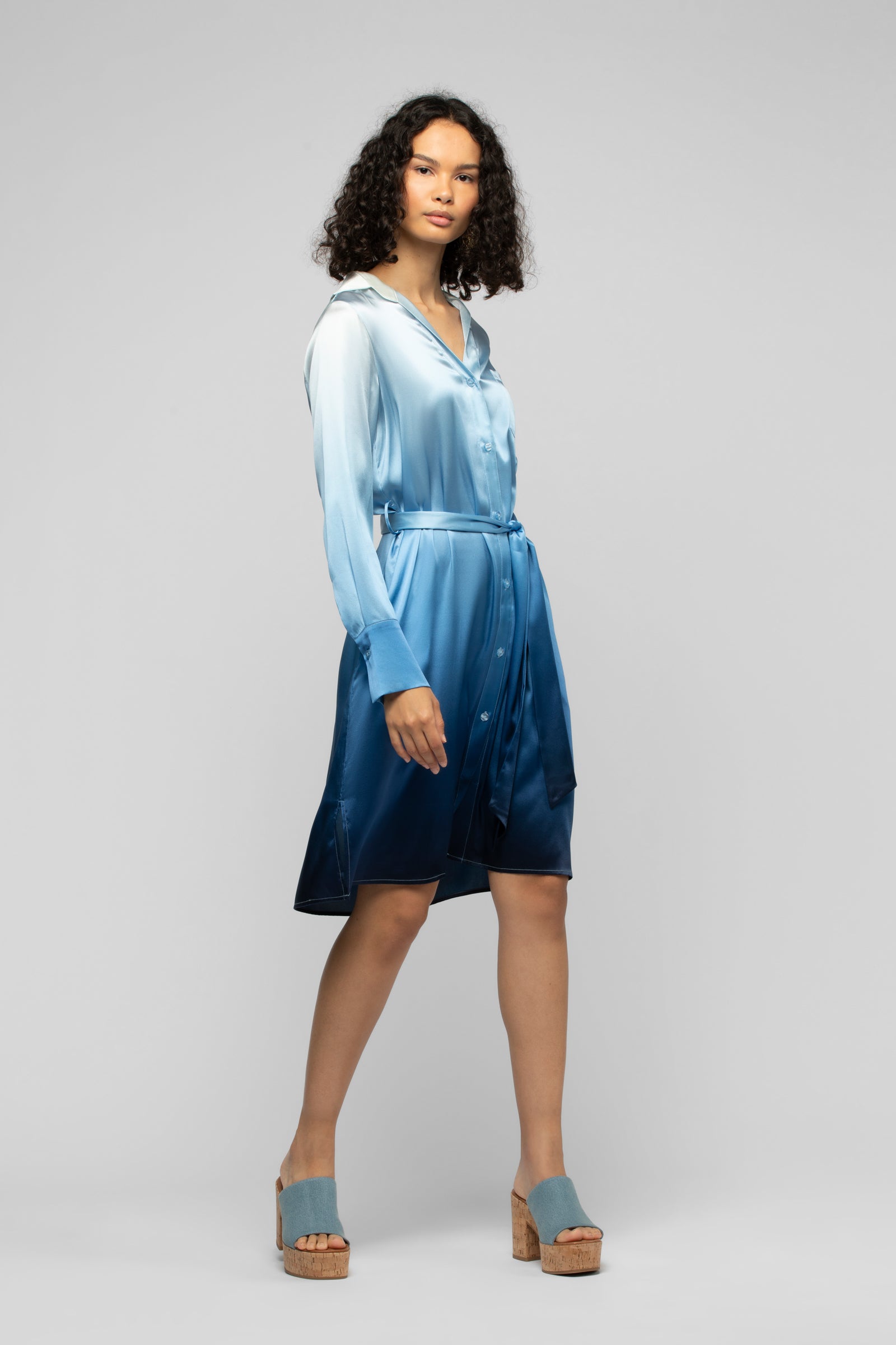 Robe Raesa tie-dye bleu en soie mode femme luxe