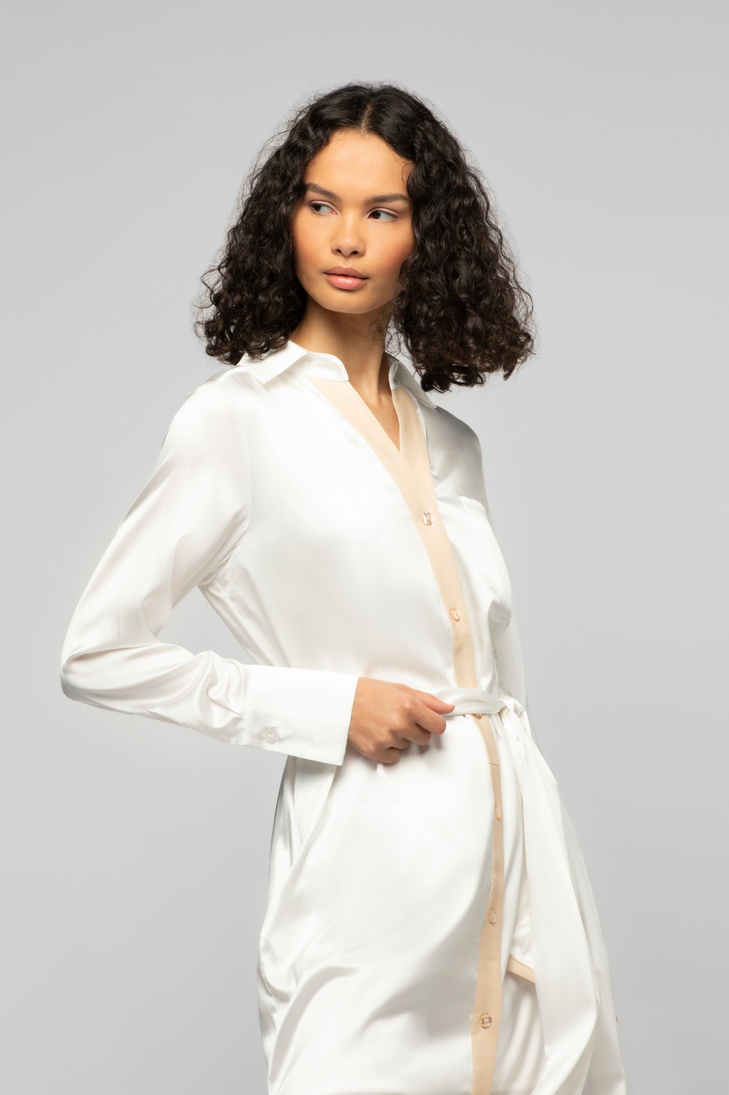 Robe Raesa blanc en soie et cuir mode femme luxe