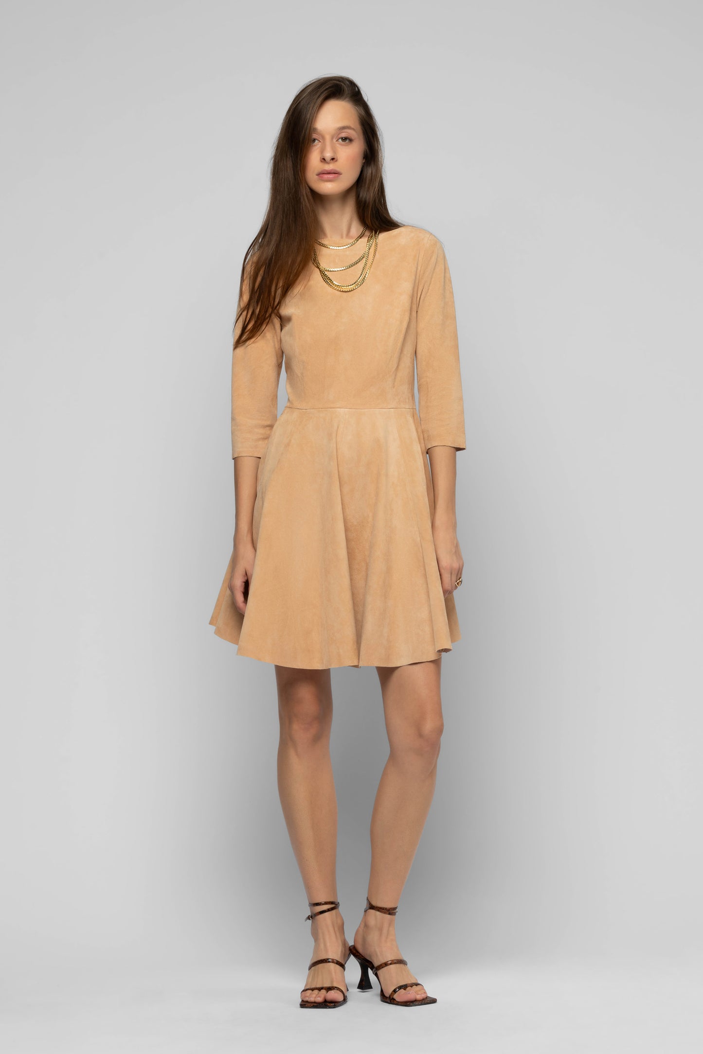 Robe Raida camel en daim mode femme luxe