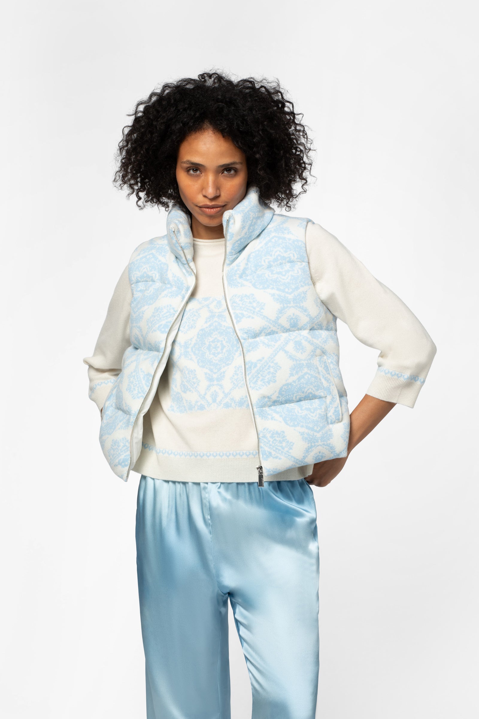 Azurine jacquard knit sleeveless down jacket | Women's Luxury