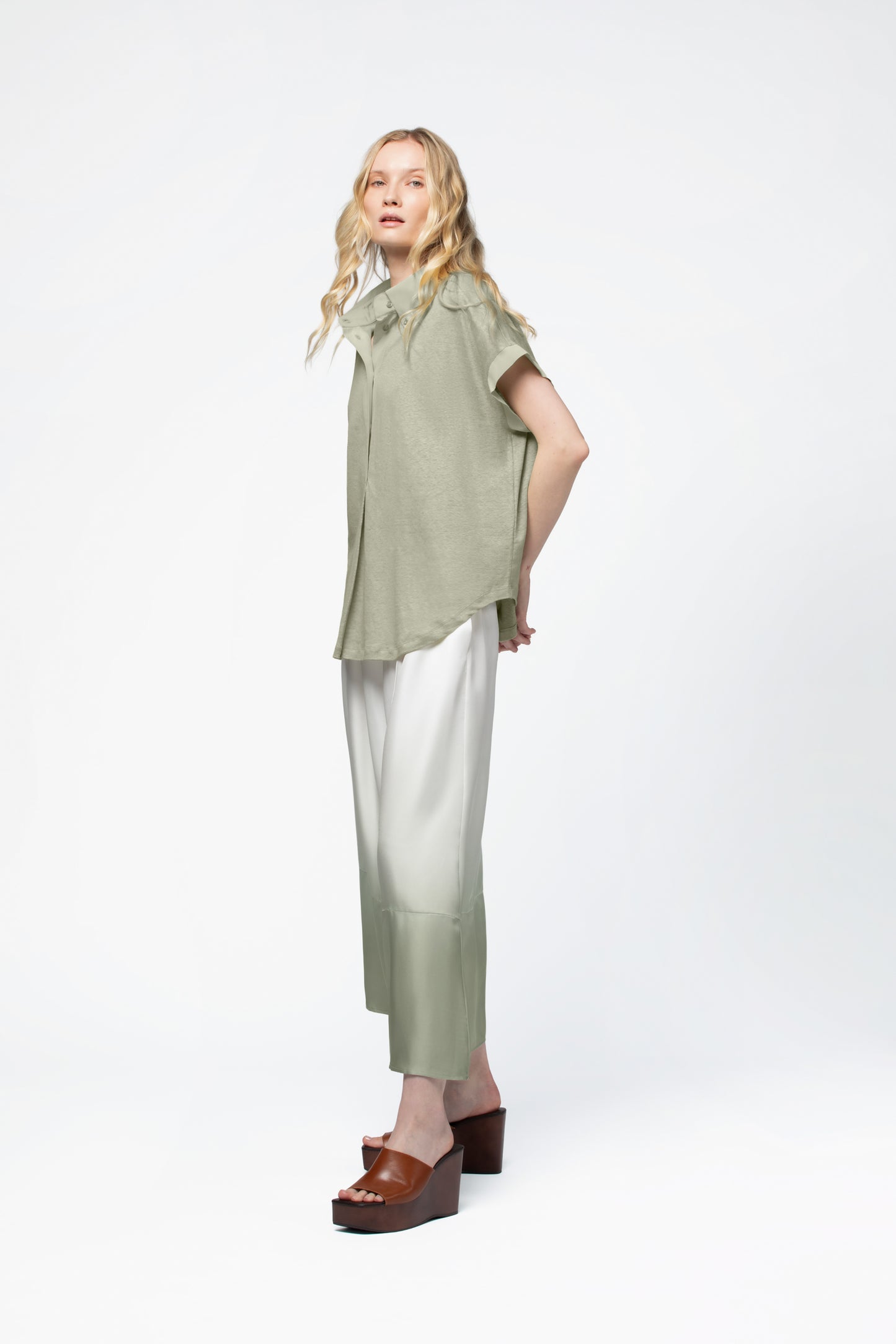 Haut lin luxe coupe ample et style élégant MAX&MOI coloris vert kaki