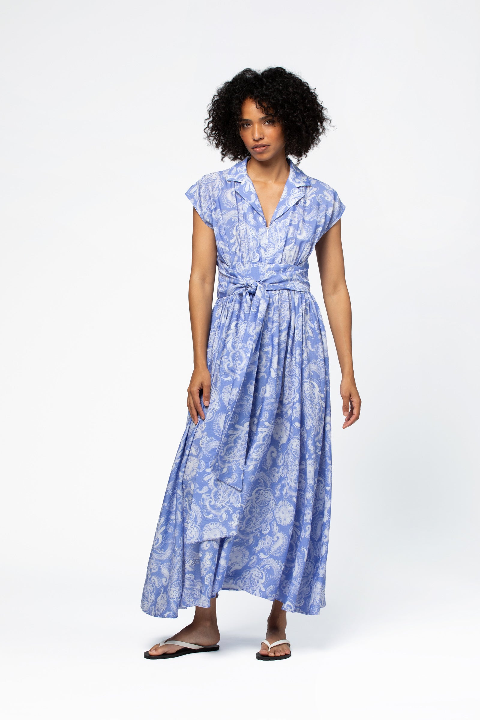 Robe chemise femme bleu en viscose coupe fluide MAX&MOI mode luxe contemporain