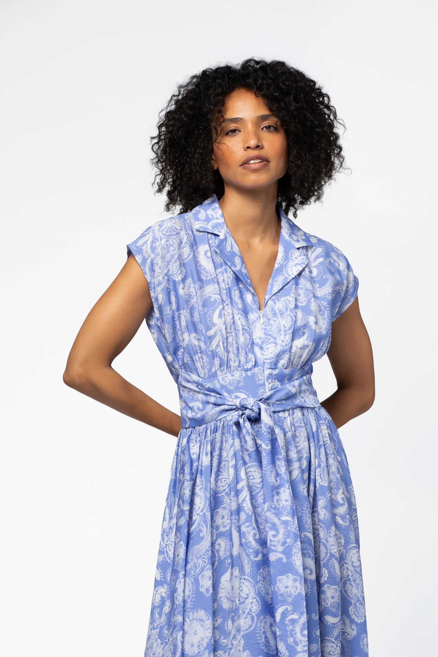 Robe longue femme coupe fluide et style robe chemise en viscose MAX&MOI bleu