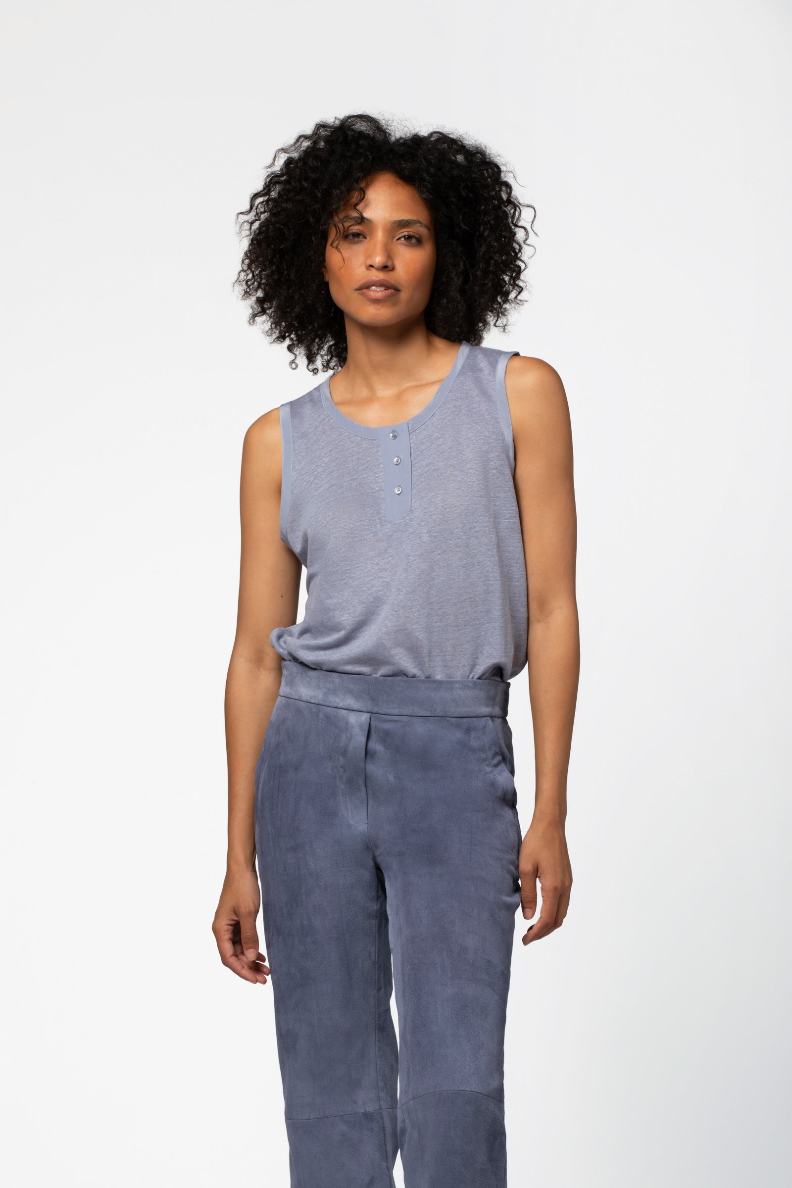 Top lin sans manches luxe femme MAX&MOI silhouette contemporaine bleu