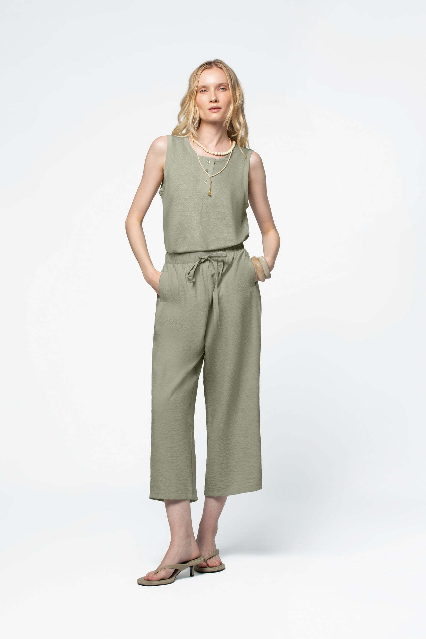 Débardeur lin respirant luxe femme MAX&MOI silhouette contemporaine vert