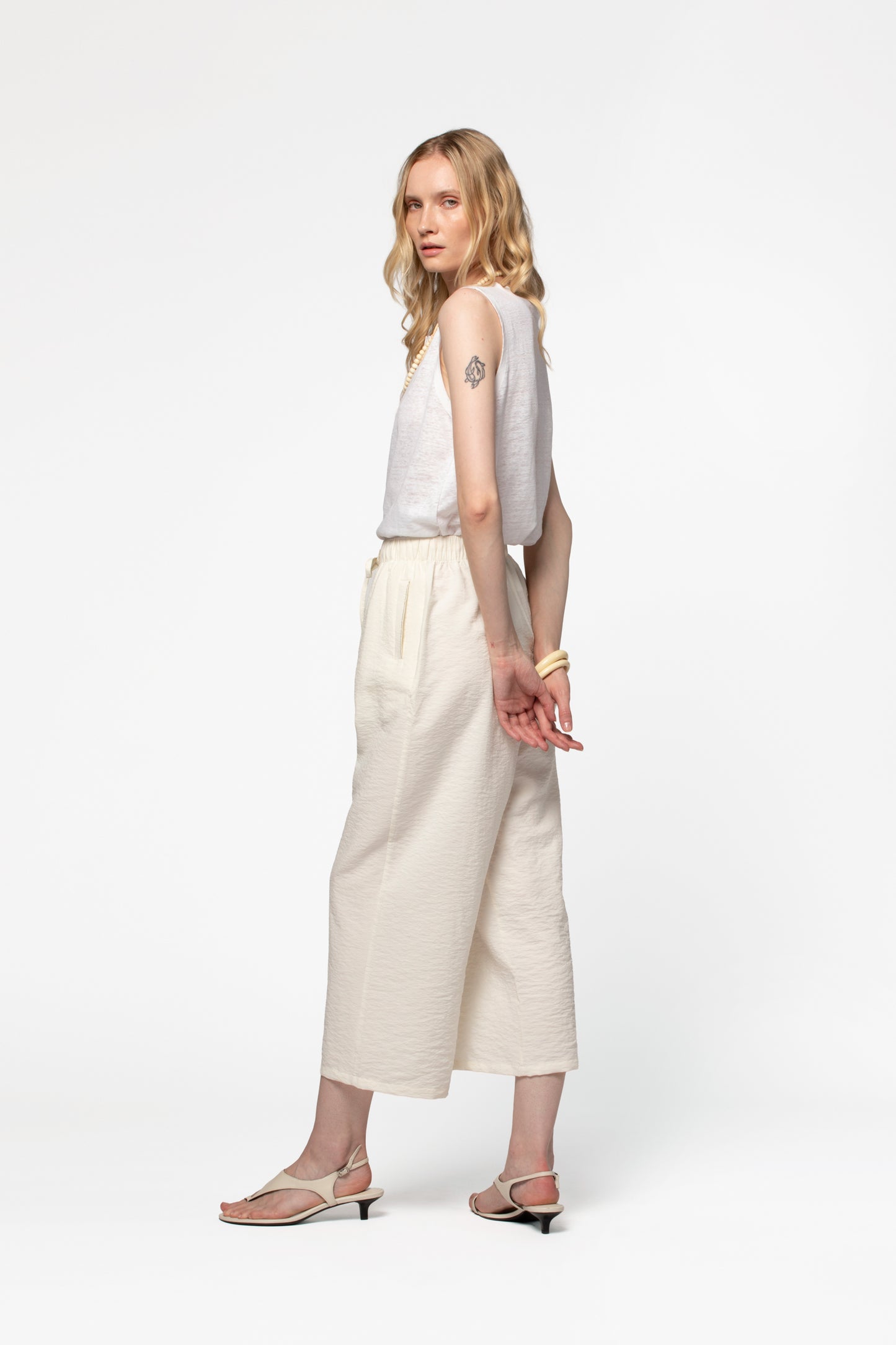 Top lin sans manches luxe femme MAX&MOI silhouette contemporaine blanc