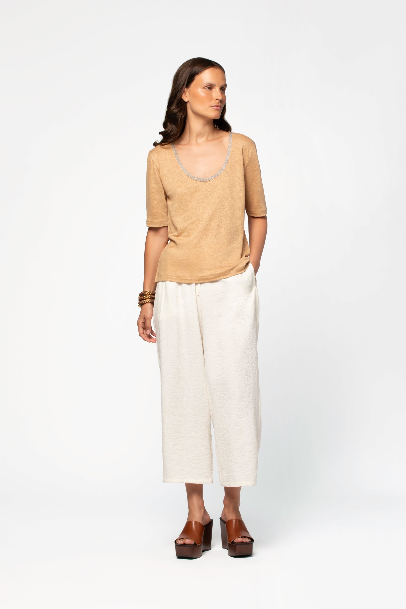 Camel short-sleeve linen T-shirt with crew neck – TOMIA | Luxury