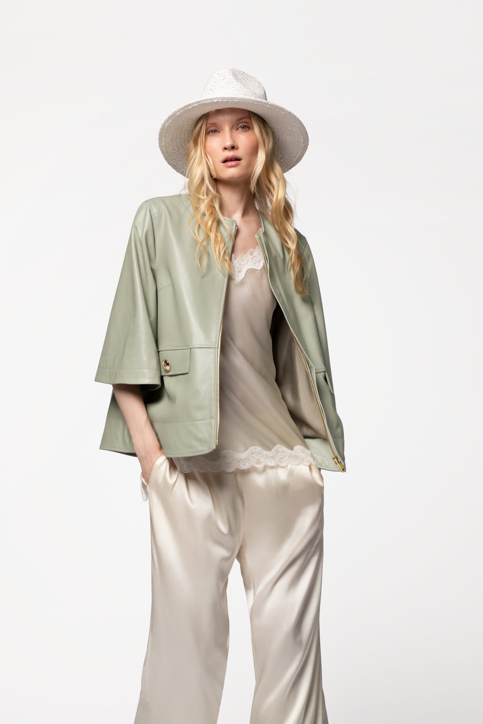 Veste cuir vert finitions luxe MAX&MOI mode femme contemporain