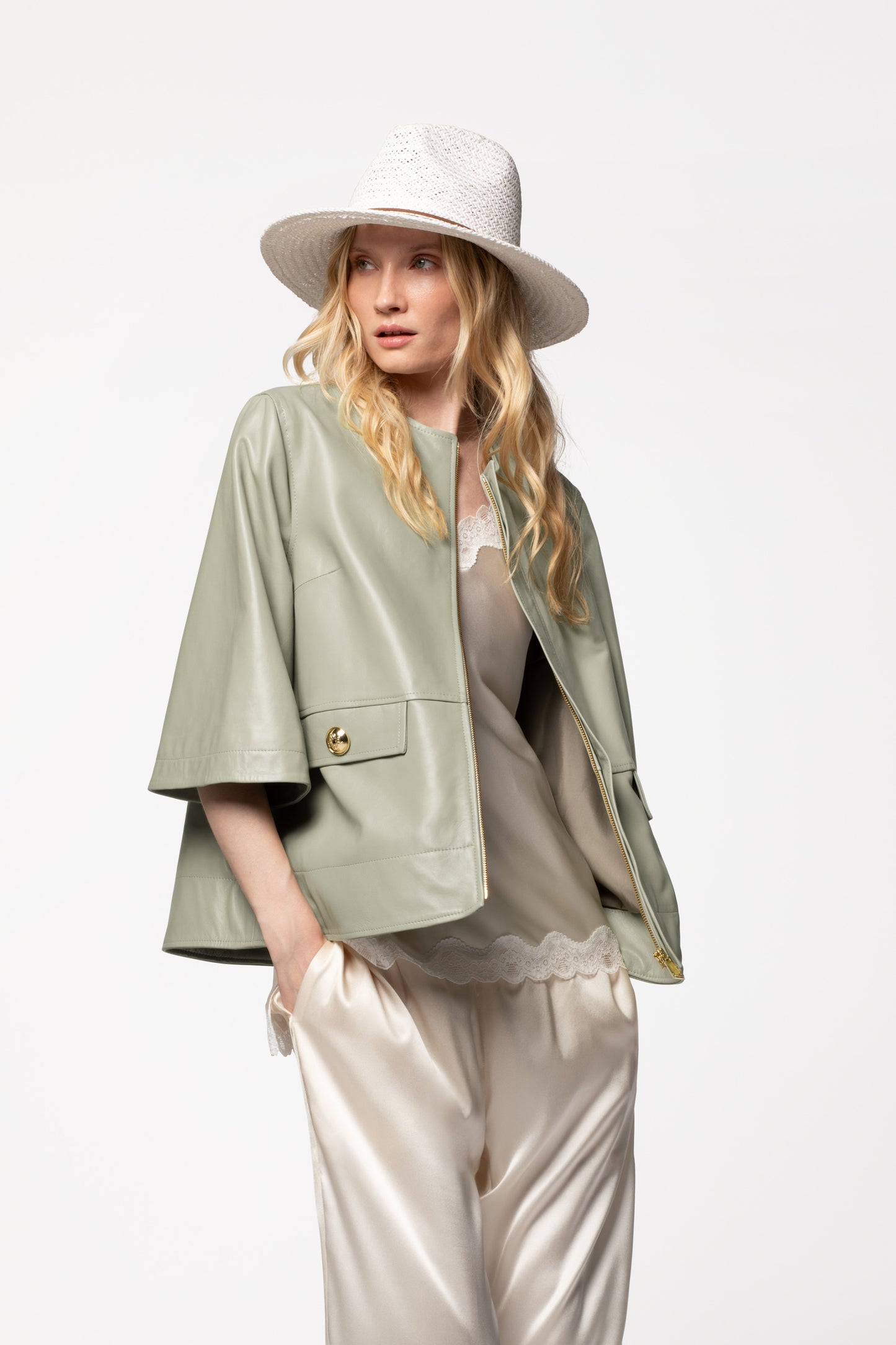 Veste manches courtes en cuir femme MAX&MOI style moderne et élégant kaki