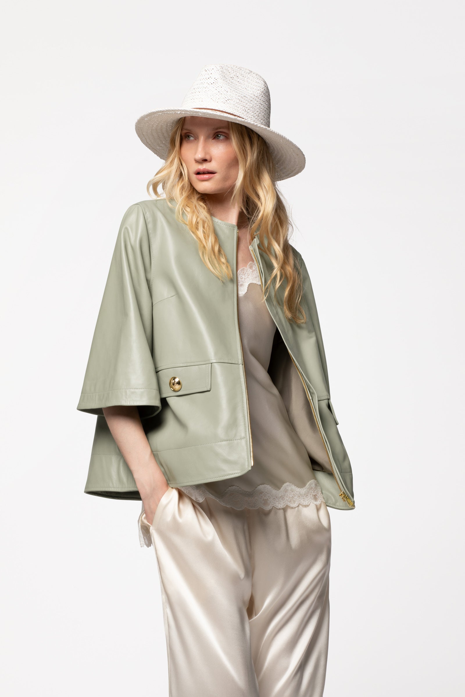 Veste manches courtes en cuir femme MAX&MOI style moderne et élégant kaki