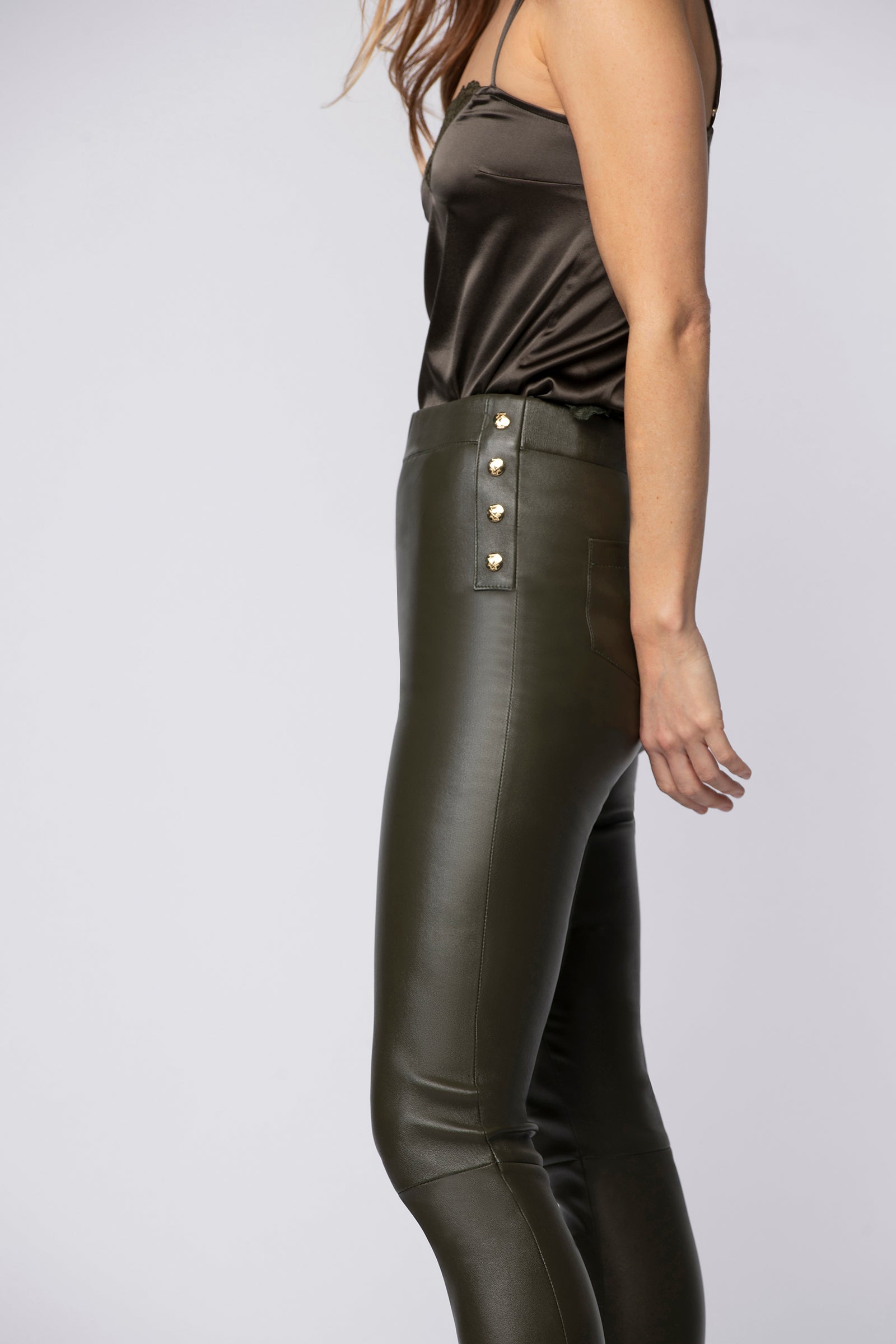 Pantalon BAMBA vert thym en cuir d'agneau haut de gamme MAX&MOI