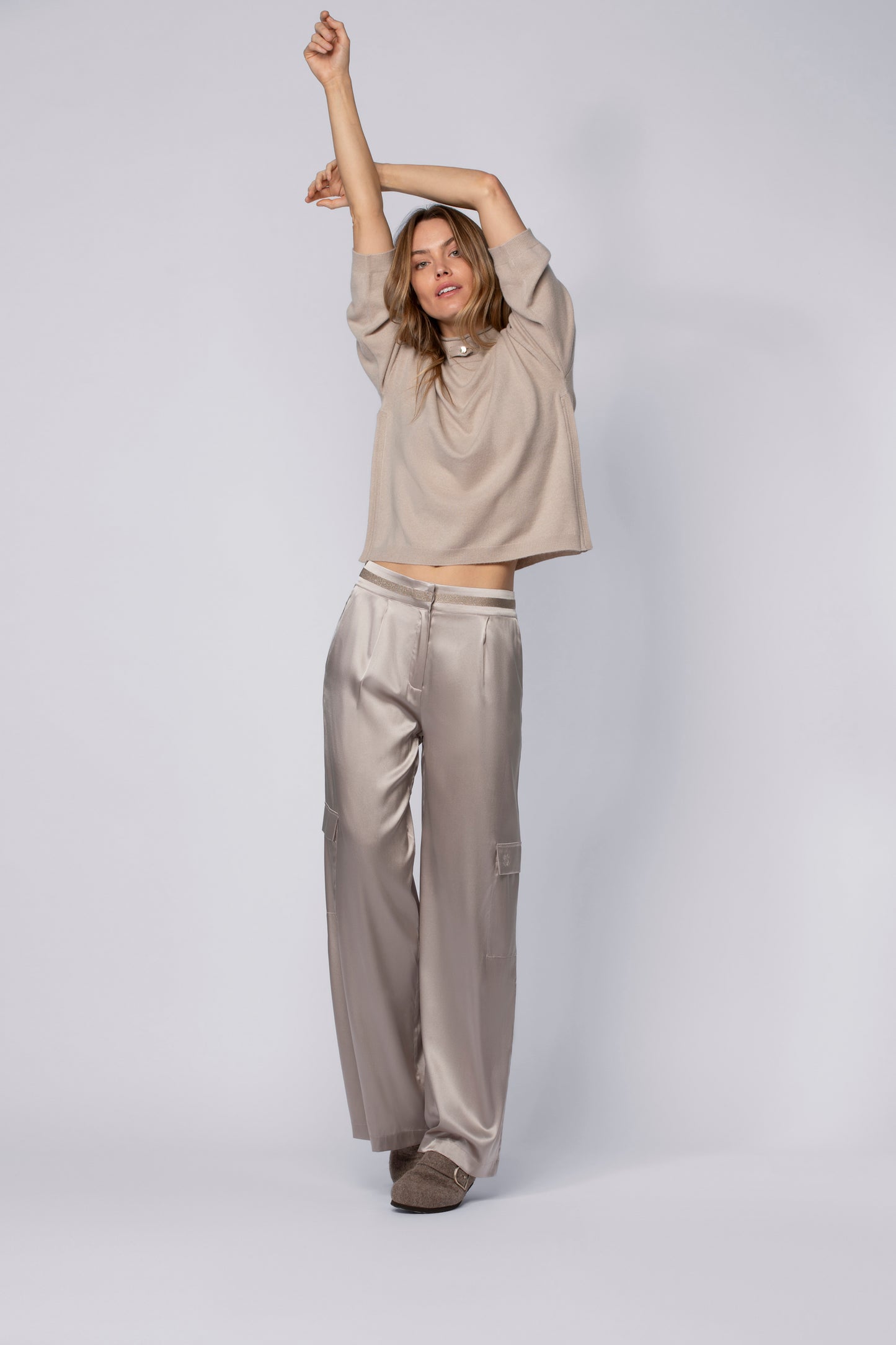 Pantalon BILALE taupe en soie haut de gamme MAX&MOI