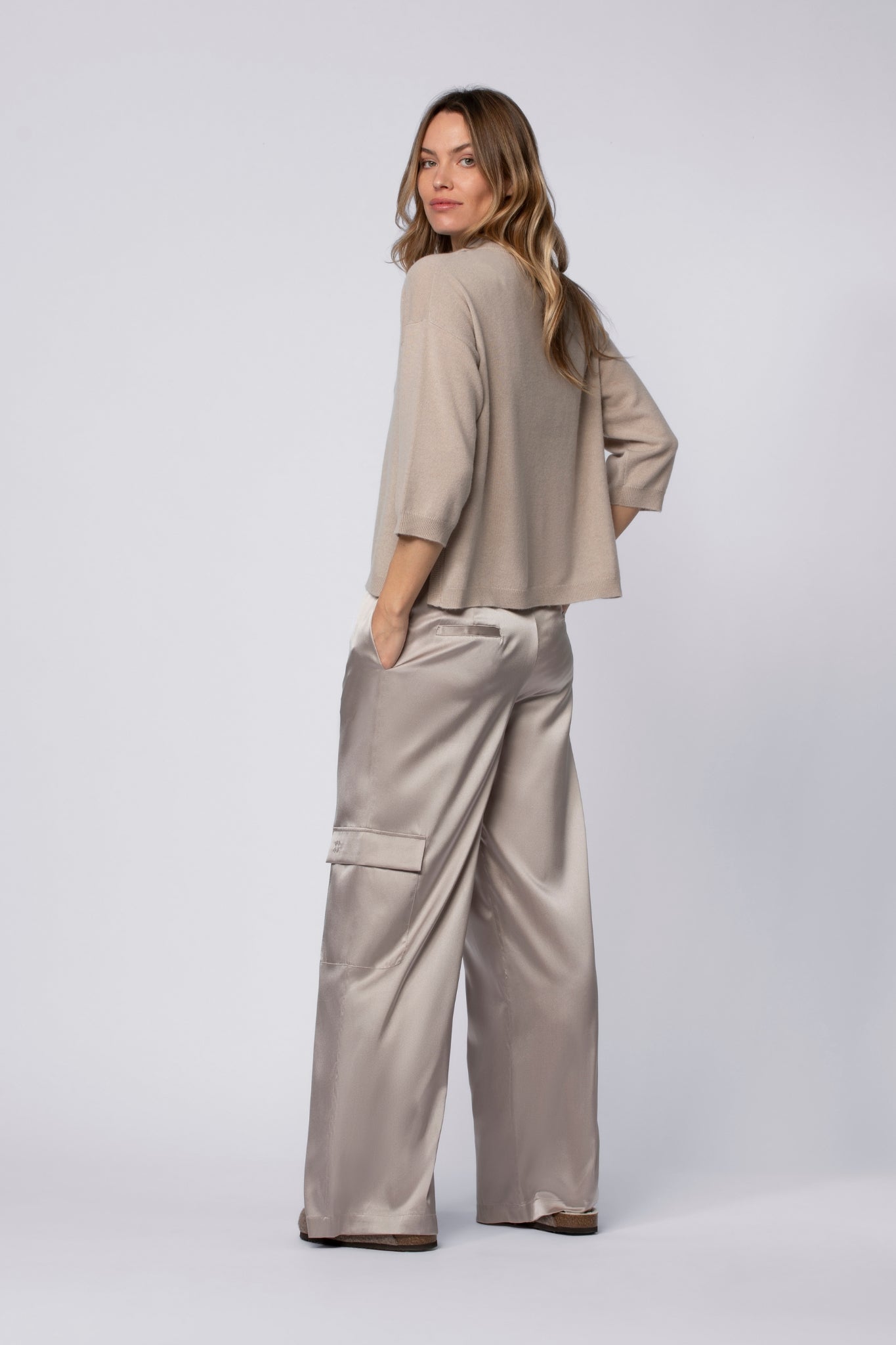 Pantalon BILALE taupe en soie haut de gamme MAX&MOI