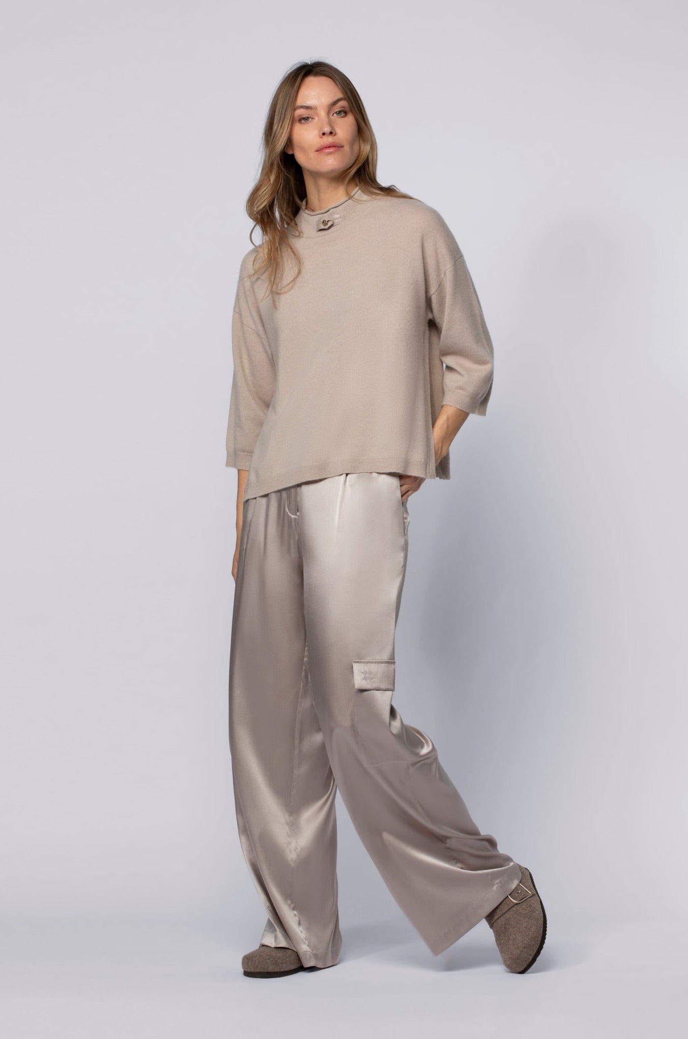 Pantalon BILALE taupe en soie haut de gamme MAX&MOI