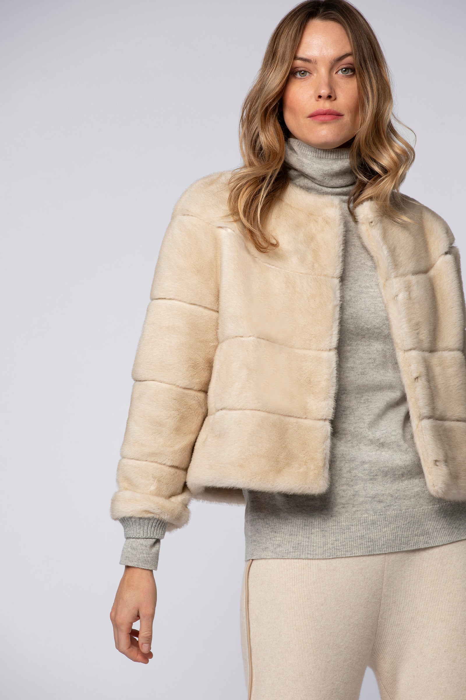 Veste MALOA beige en fausse fourrure haut de gamme MAX&MOI